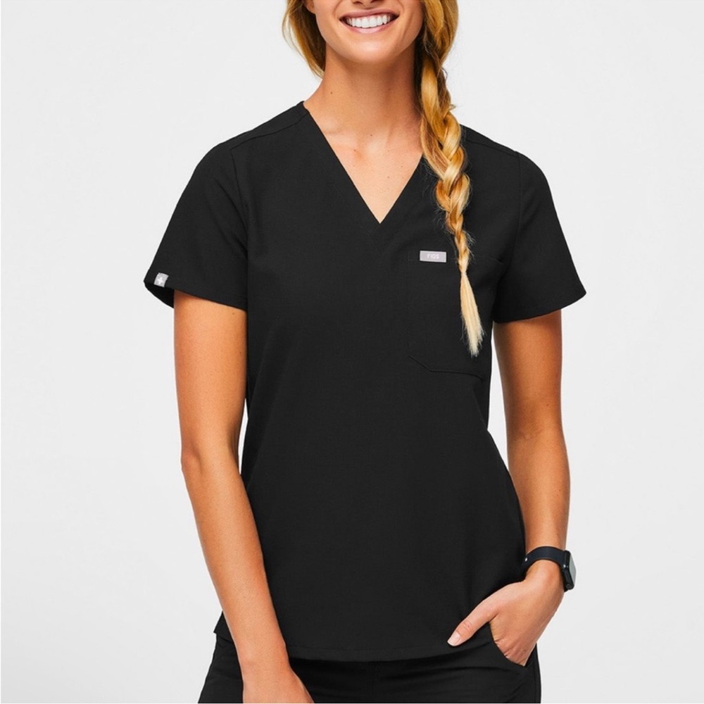 FIGS BLACK CATARINA TOP